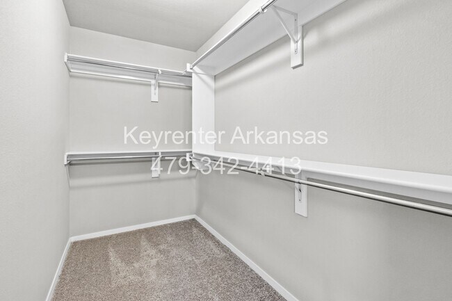 Building Photo - Beautiful new build home!