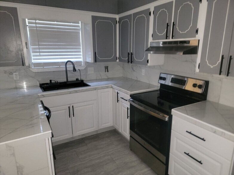 Building Photo - 1115 Ray Rd