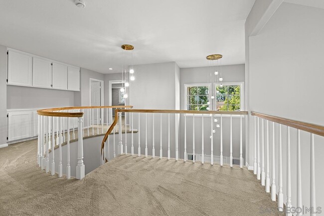 Building Photo - 4485 Sunset Bluffs Way