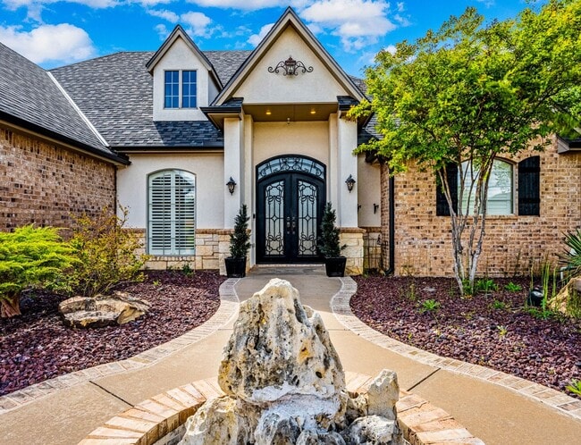 Building Photo - 404 NW 76th- Hot new listing!