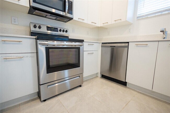 Building Photo - 12581 NW 23rd Pl