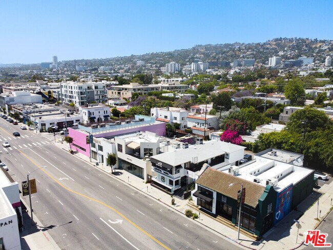 Building Photo - 642 N La Jolla Ave