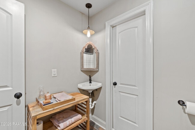 Building Photo - 126 Heathwood Dr