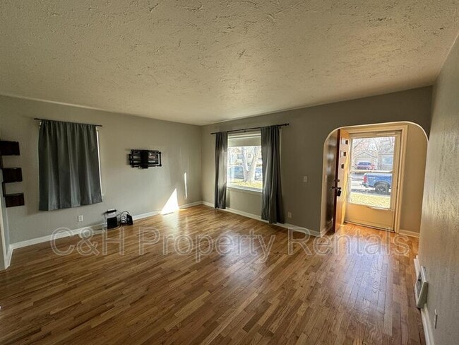 Building Photo - 1711 Avenue D