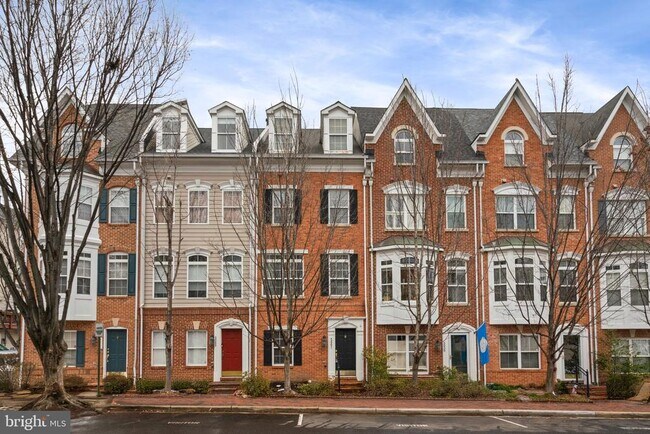 Building Photo - 5061 Kilburn St