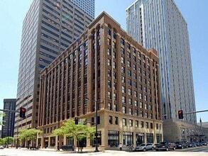 Building Photo - Executive 1 Bedroom Apartment right off 16th St. Mall - All Utilities Included!