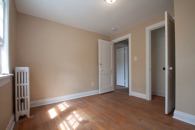Building Photo - 2642 Kendall Avenue