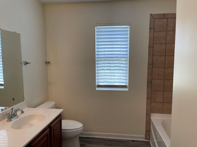 Building Photo - Home in Sable Glen for Rent - South Fulton