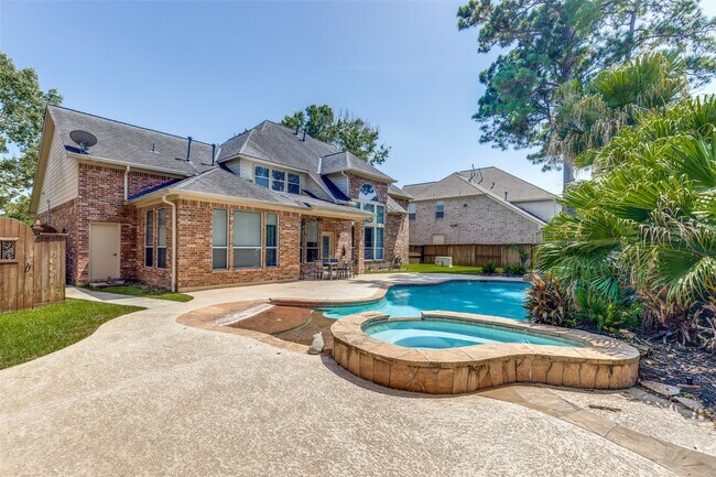 Building Photo - 6011 Shady Alcove Ct