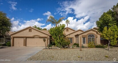 Building Photo - 5434 E Campo Bello Dr