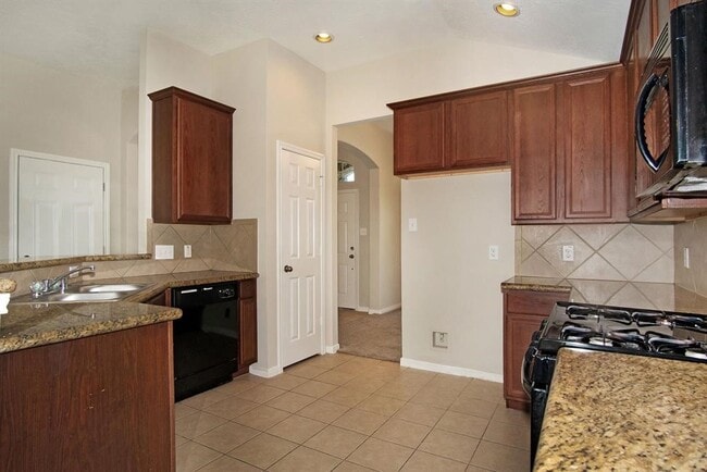 Building Photo - 127 Rodeo Dr