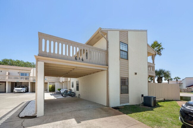 Building Photo - 17462 Front Beach Rd