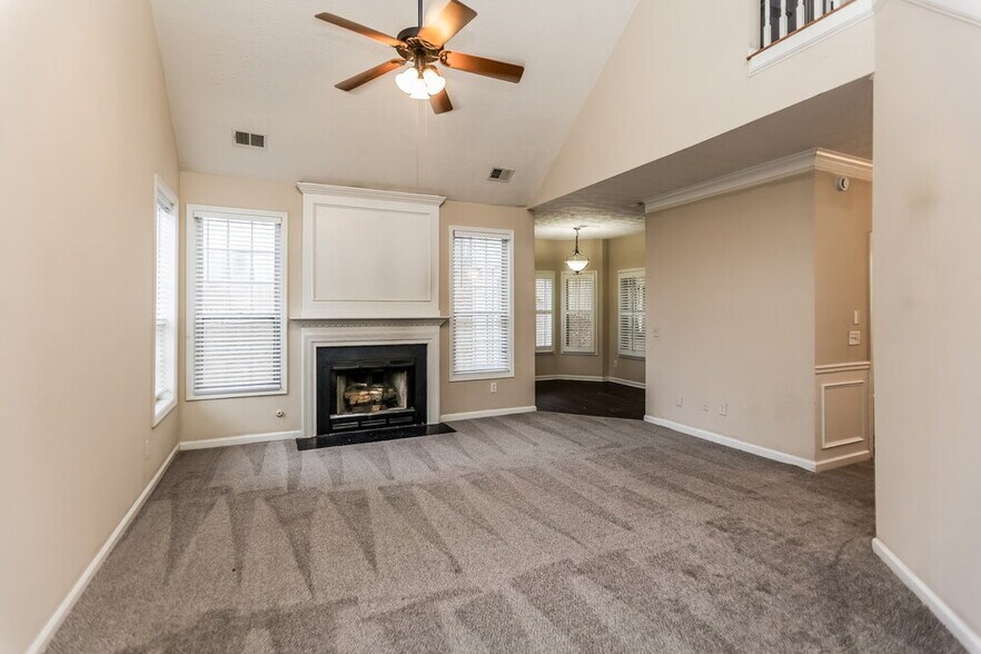 Building Photo - 169 Weatherstone Dr