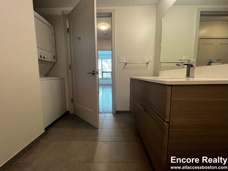 Building Photo - 455 Harvard St