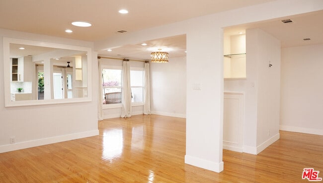 Building Photo - 5958 Overhill Dr