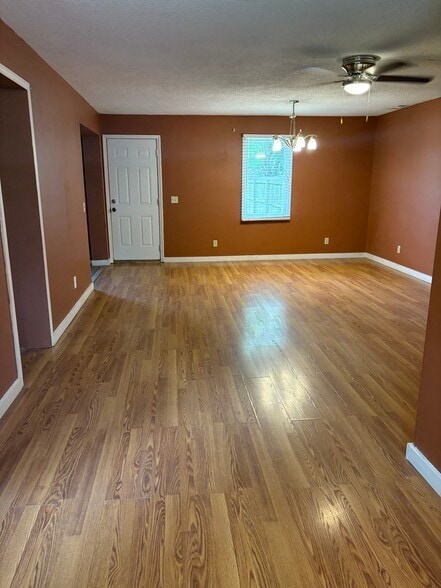 Living Room - 312 S Elm St