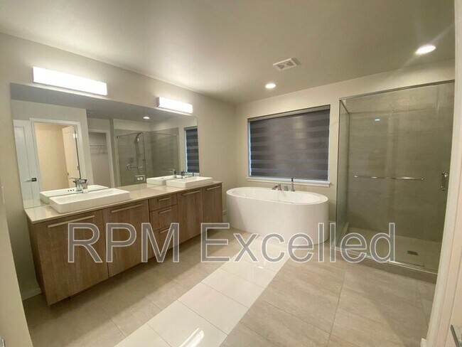 Building Photo - 16208 27th St Ct E