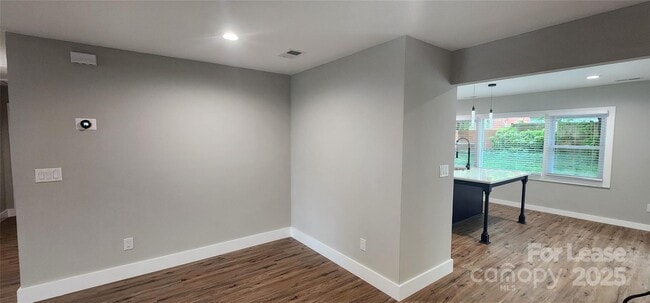 Building Photo - 2000 Tyvola Rd