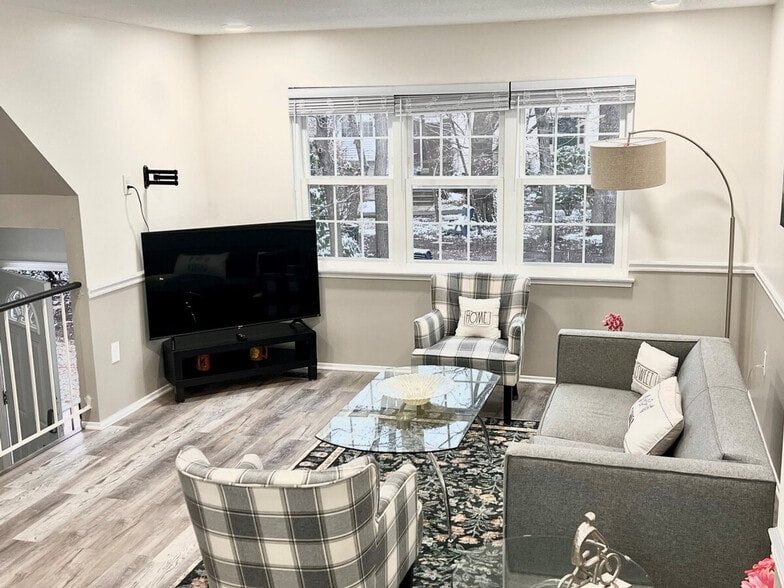 Building Photo - 2361 Hunters Square Ct