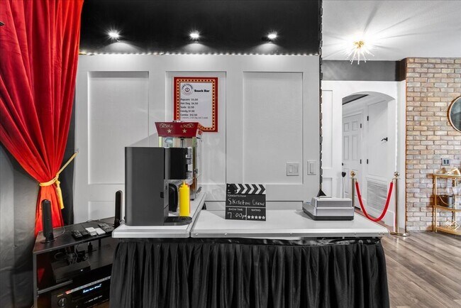 Building Photo - 10809 Garden Mist Dr