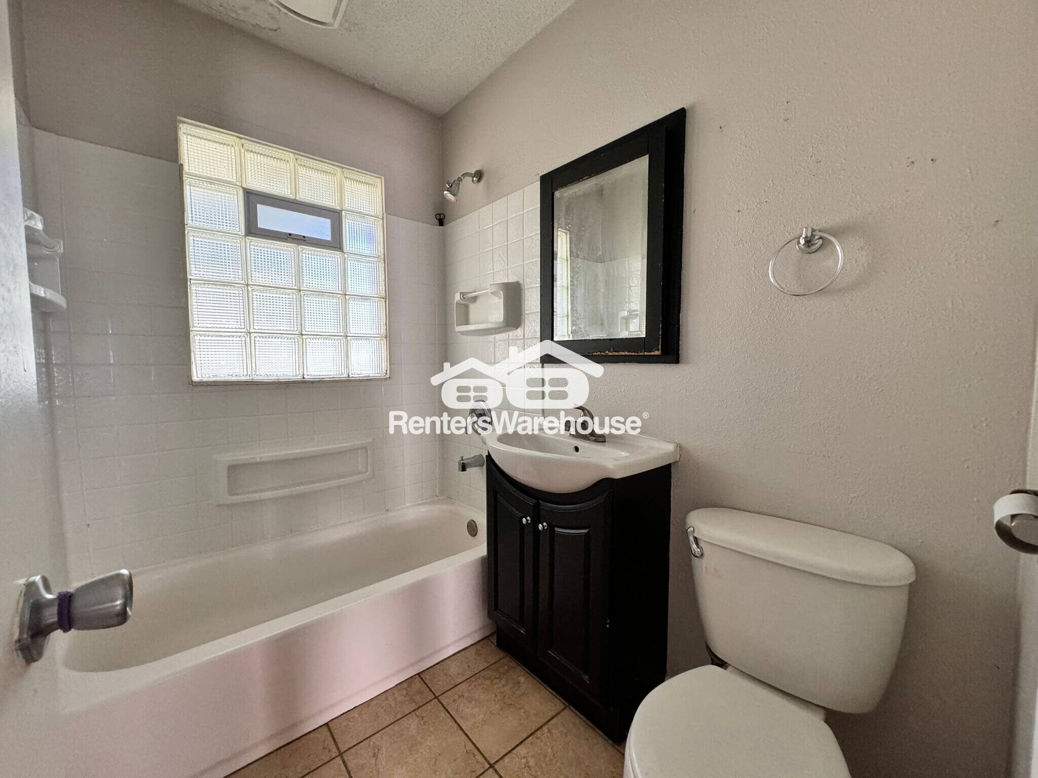 Building Photo - 1328 Carrie Ave