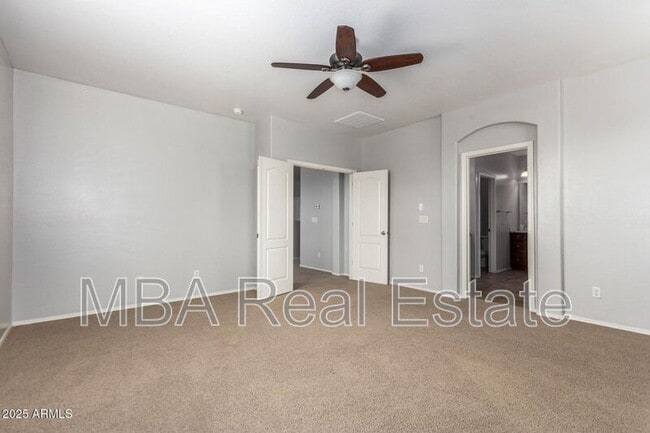 Building Photo - 42511 W Cheyenne Dr