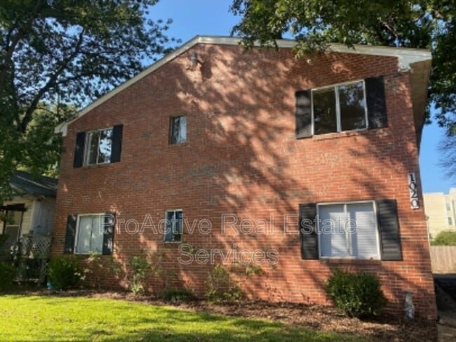 Primary Photo - 1020 37th St