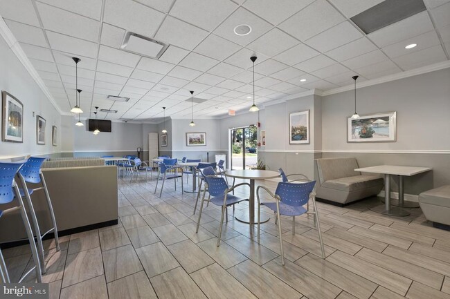 Building Photo - 203 Yoakum Pkwy