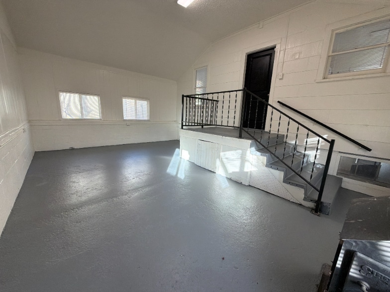 Building Photo - 2731 7th Ave