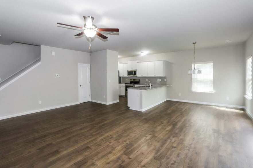 Building Photo - 9221 Treyburn Dr