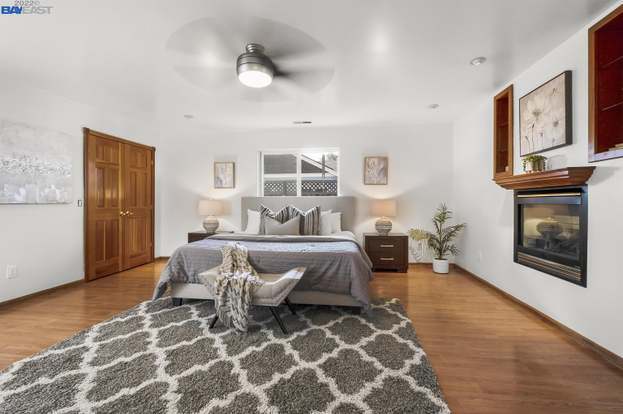 Building Photo - 41345 Roberts Ave