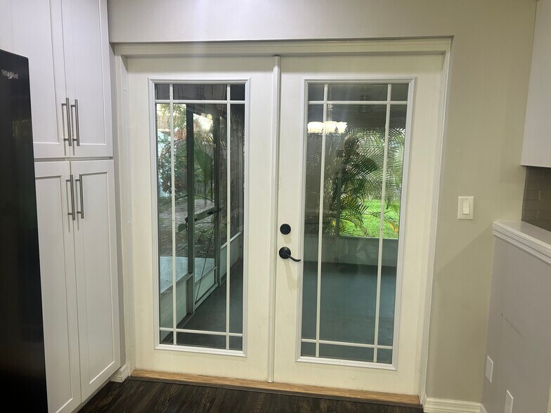 Building Photo - 501 Firefly Ln