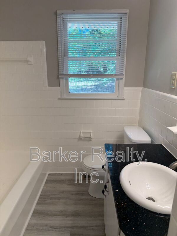 Building Photo - 12019 Holmes Hollow Rd