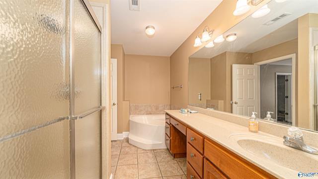 Building Photo - 5311 Frankford Dr SE