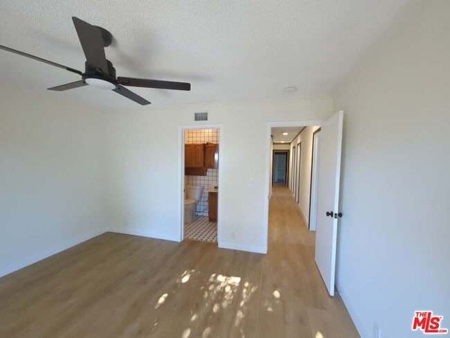 Building Photo - 6656 Swan St