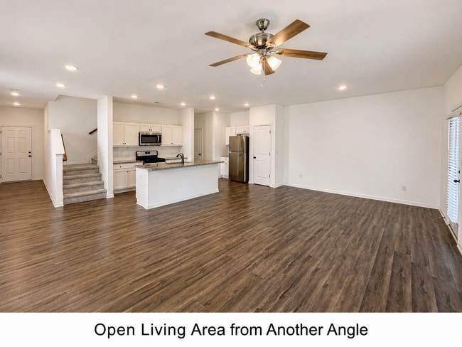 Building Photo - End Unit Townhome in Brookview Subdivsion in North Forsyth