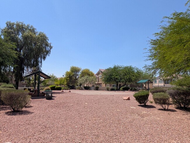 Building Photo - 2-STORY TOWNHOUSE FOR RENT IN ALIANTE NORT...