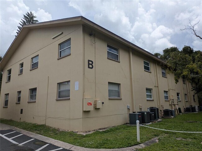 Building Photo - 2500 Harn Blvd