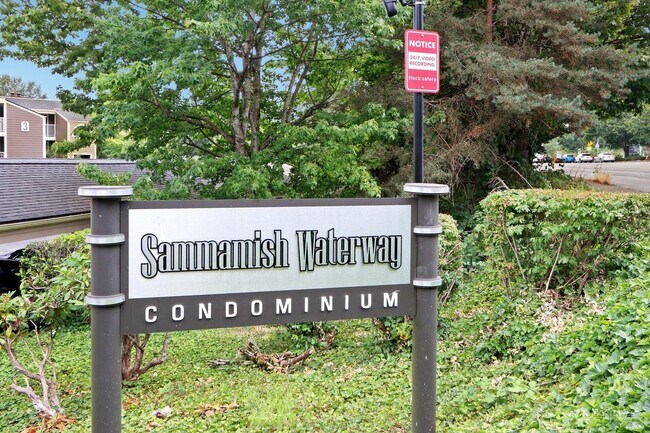 Building Photo - 7378 W Lake Sammamish Pky NE