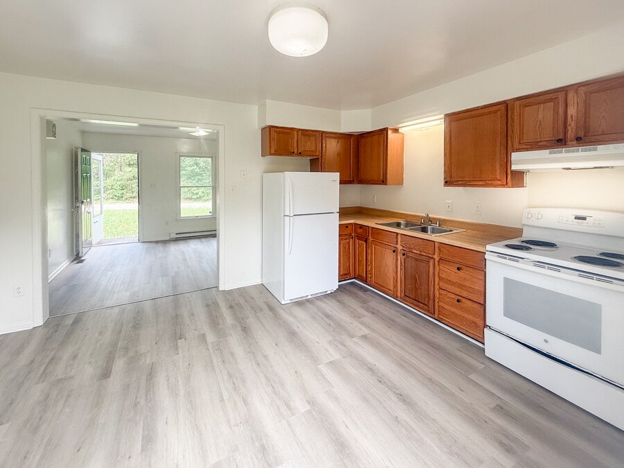 Building Photo - 496 Lancaster Creek Dr