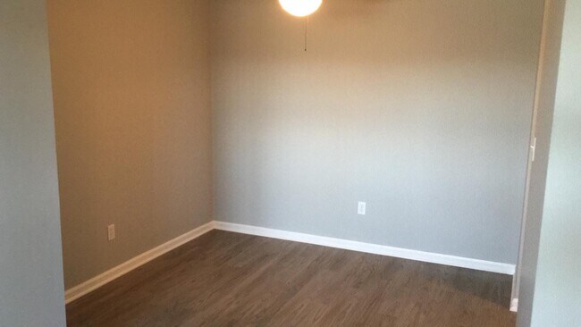 Building Photo - 1540 Slade Ave
