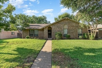 Building Photo - 2311 Lawnmeadow Dr