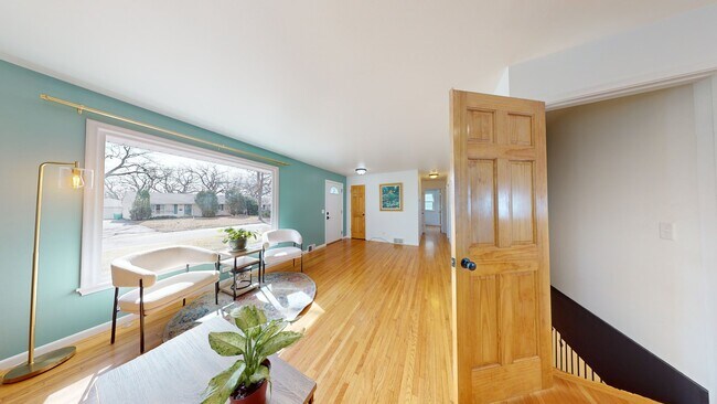 Living Room - 2600 Xylon Ave S