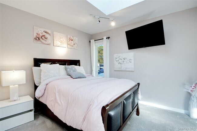 Building Photo - 26 Summit Cir Dr