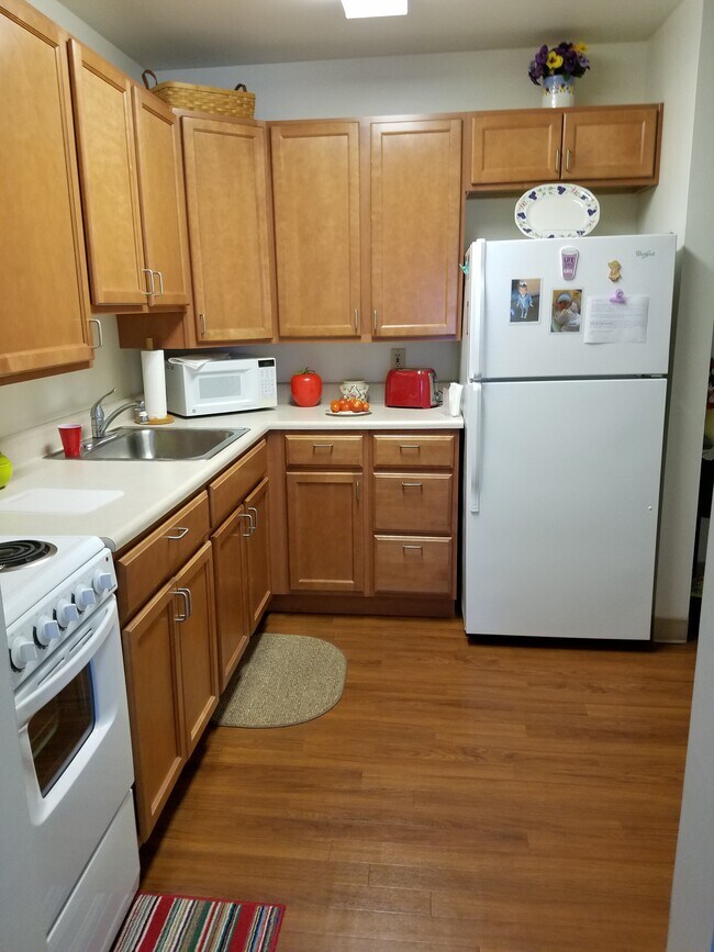 Building Photo - 200 Russet Ln