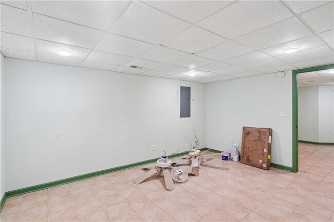 Building Photo - 5200 Laurel Bridge Dr SE