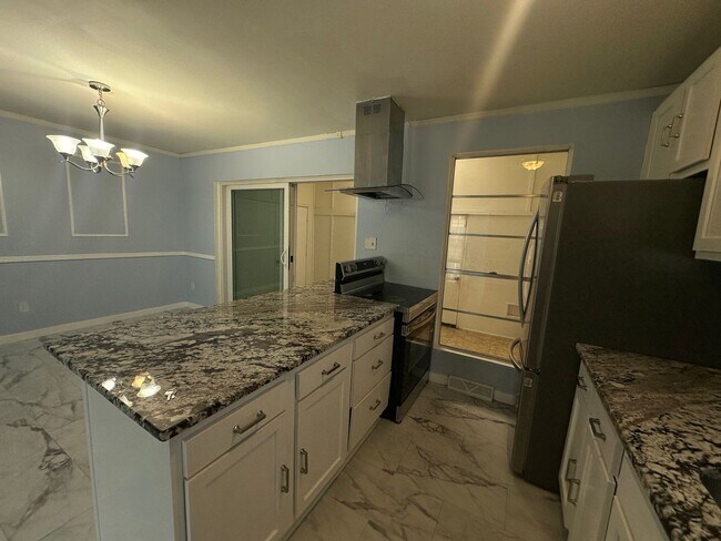 Building Photo - Long Realty & Property Management LLC - 4 bedroom 2.5 Bathroom in Aurora