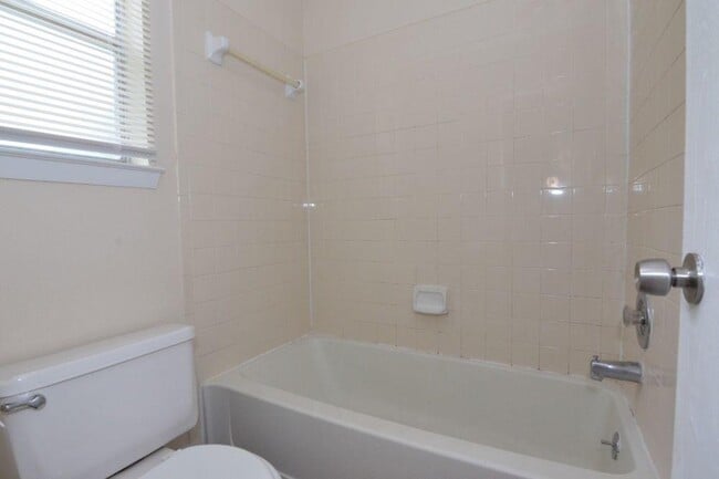 Building Photo - 12206 Alderbrook Dr