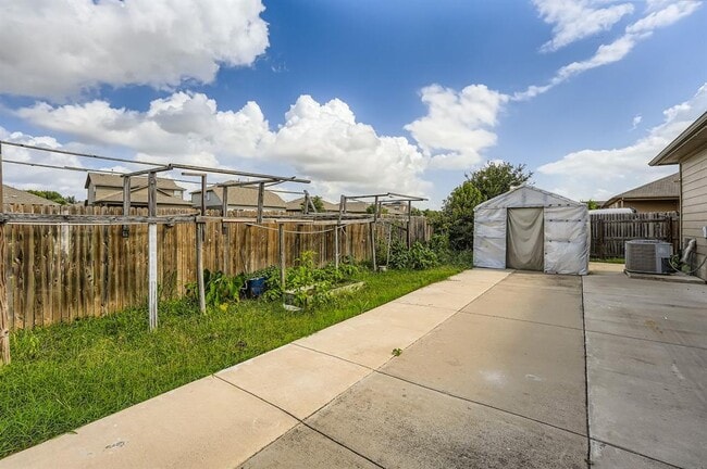 Building Photo - 11216 Dawes Pl