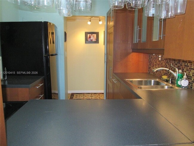 Building Photo - 250 180th Dr